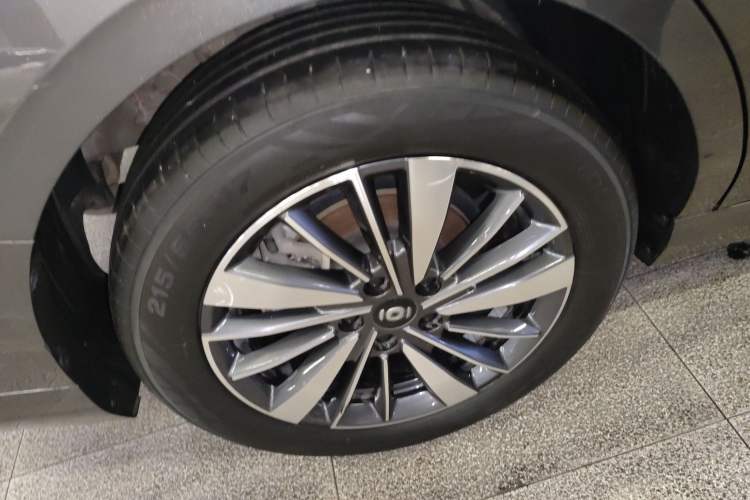 Used  A05 2024 Truly Delicious Version 70" Beyond-Grade Edition