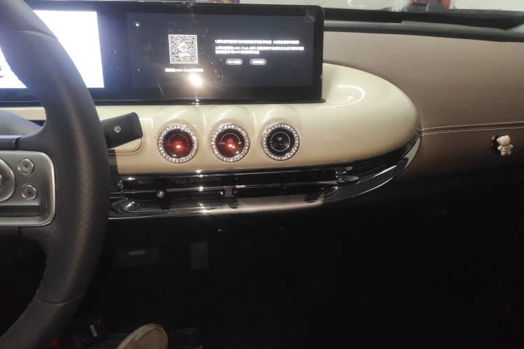 Used Wuling Bingo 2023 333 km Lingxi Connected+ Version
