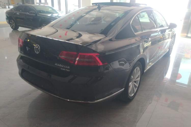 Used Volkswagen Magotan 2018 330TSI DSG Advanced Model
