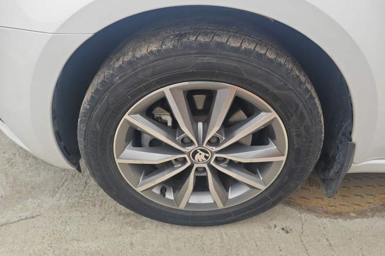 Used Skoda Octavia 2019 1.5L Automatic SmartDrive Comfort Edition China VI Standard