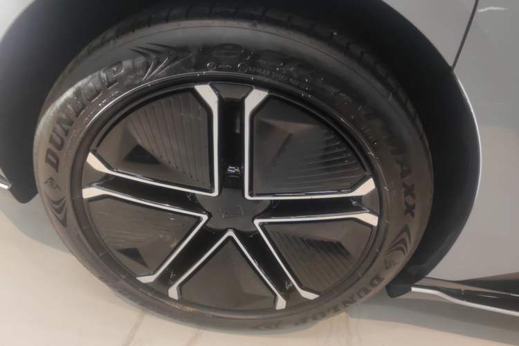 Used  12 2023 650 Three-Laser Four-Wheel Drive Performance Edition