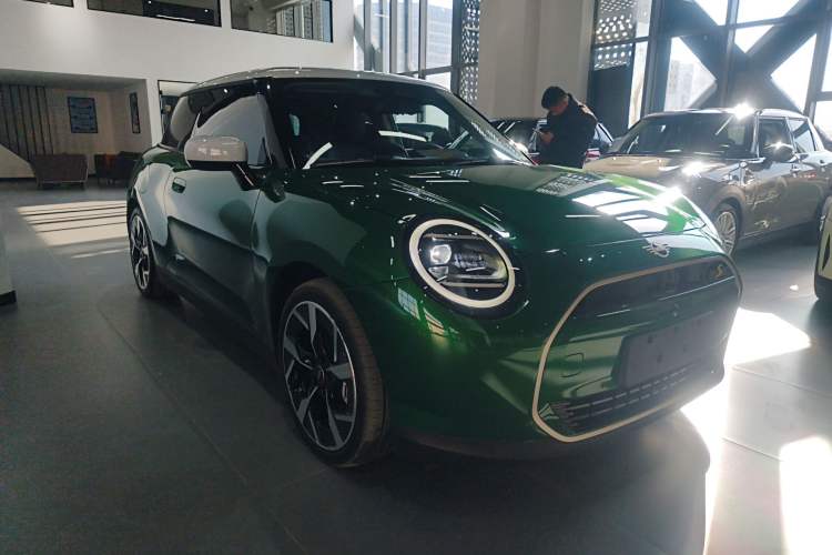 Used  Electric MINI COOPER 2024 452km COOPER SE Artist