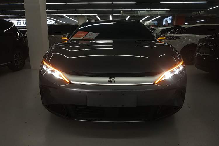 Used BYD Han 2024 EV Glory Edition 605KM Front-Wheel-Drive Premium Model
