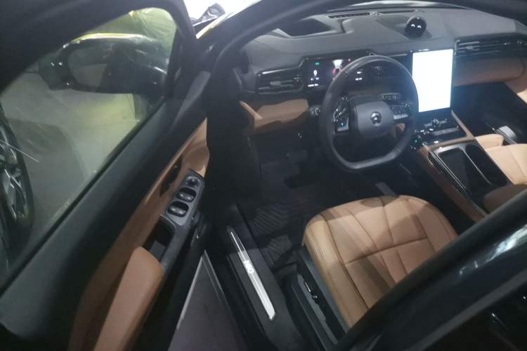 Used Nio ES8 2020 580 km Range Signature Edition Six-Seater Version

