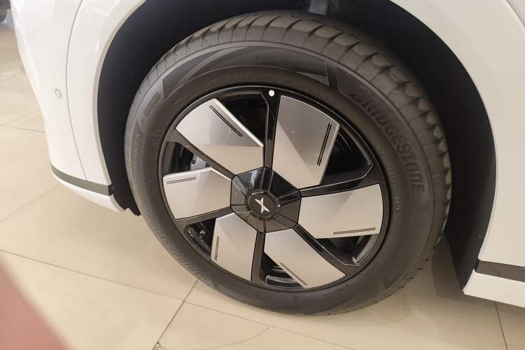 Used XPeng X9 2024 702 Ultra-Long Range Max