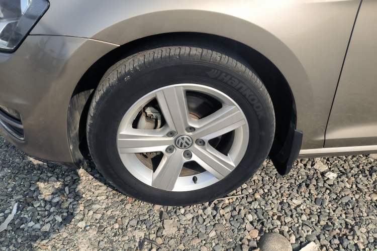 Used Volkswagen Golf 2017 1.6L Automatic Comfort Million-Vehicle Anniversary Edition