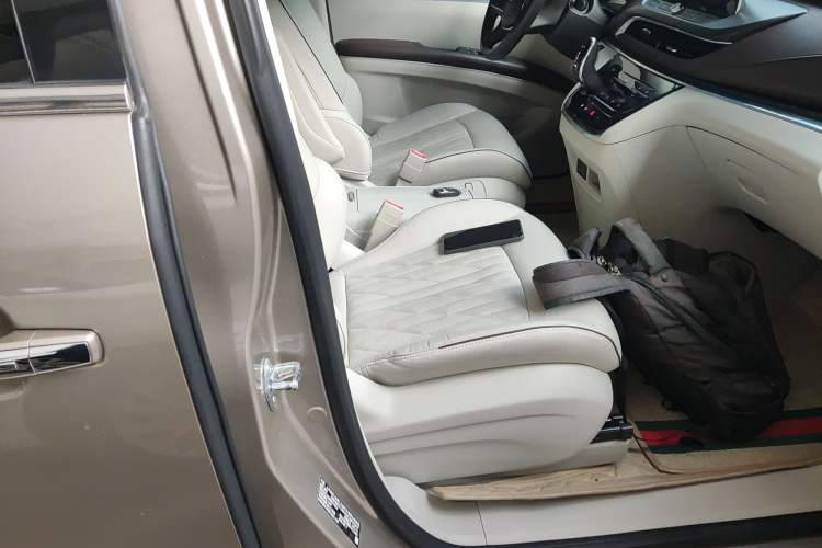 Used Buick GL8 2022 Land Business Class 652T Luxury Model
