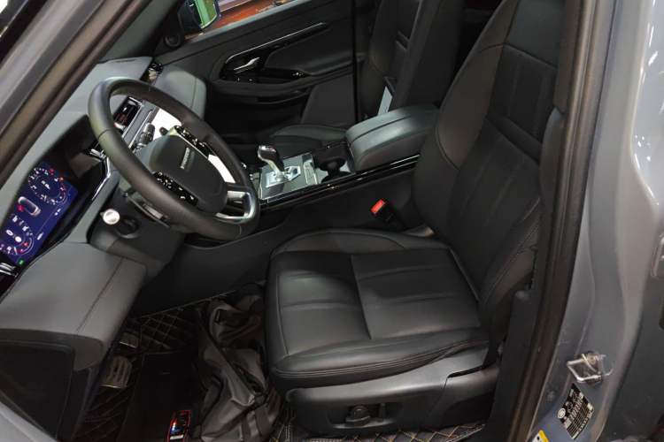 Used Land Rover Range Rover Evoque 2021 Range Rover Velar 249 PS R-Dynamic S Performance Edition
