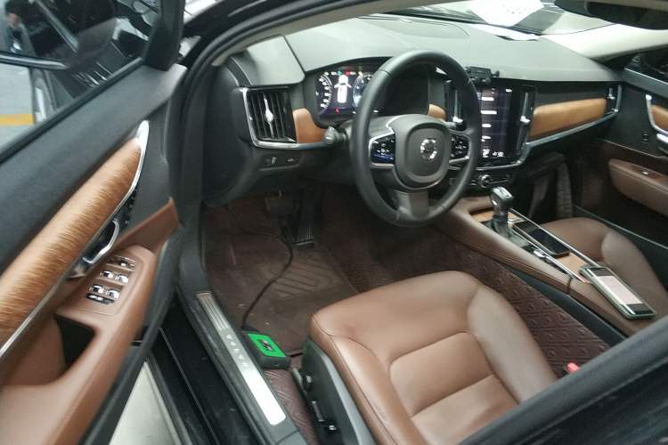 Used Volvo S90 2020 T5 Zhiyi Luxury Edition
