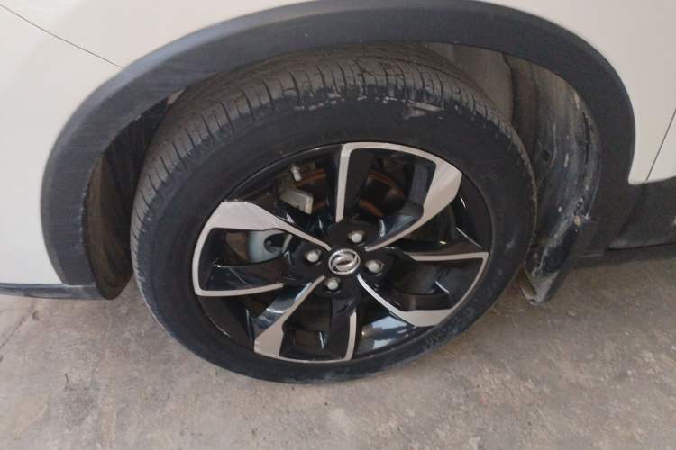 Used Dongfeng Aeolus AX4 2017 1.6L DCT Trendy Style
