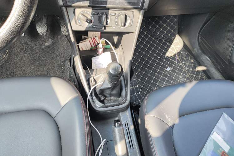 Used Volkswagen Santana 2013 1.4L Manual Fashion Edition