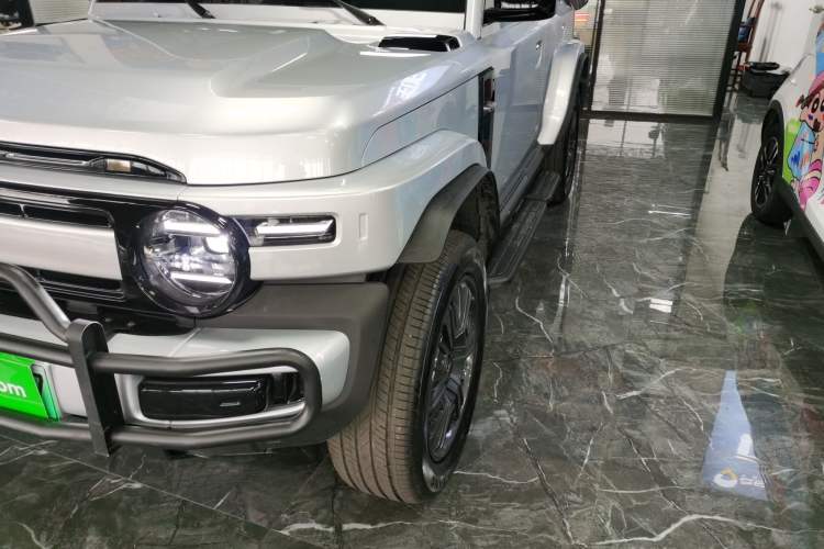 Used  V23 2025 401 Two-Wheel Drive Advanced Edition