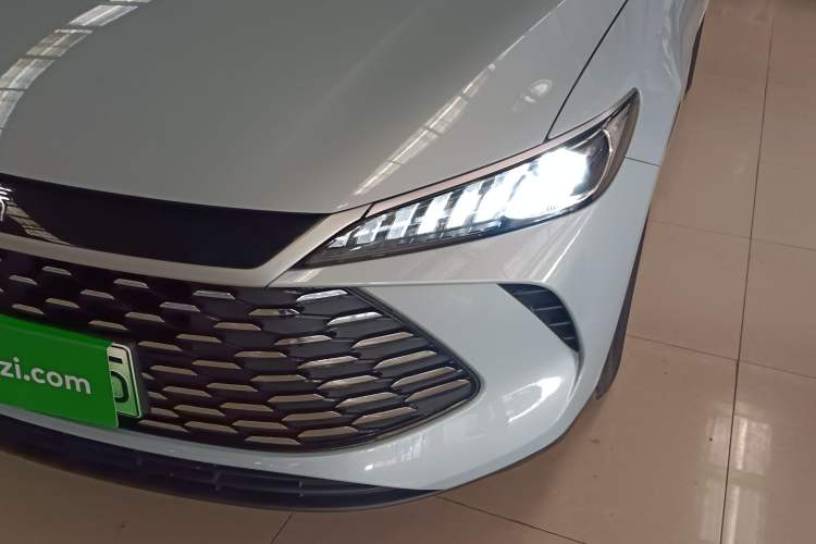 Used BYD Qin PLUS 2025 DM-i Smart Drive 55KM Leading Model
