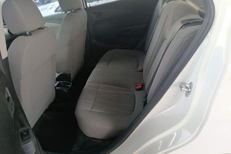 Used Chevrolet Aveo Sonic 2014 Sedan 1.4SL MT Comfort Edition
