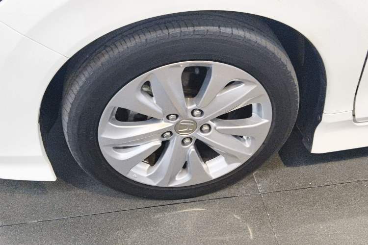 Used Honda Jade 2017 1.8L automatic Comfort version 5 seats
