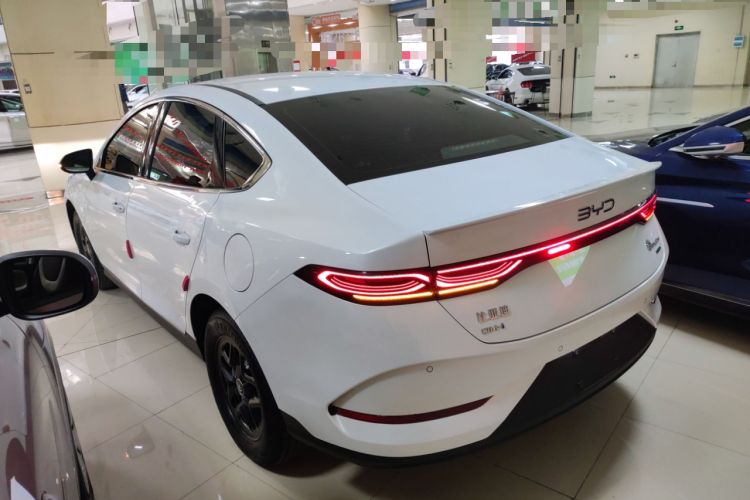 Used BYD Qin PLUS 2025 DM-i Smart Drive 55KM Leading Model
