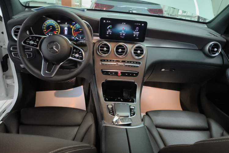 Used Mercedes-Benz GLC 2022 GLC 260 L 4MATIC Luxury Model