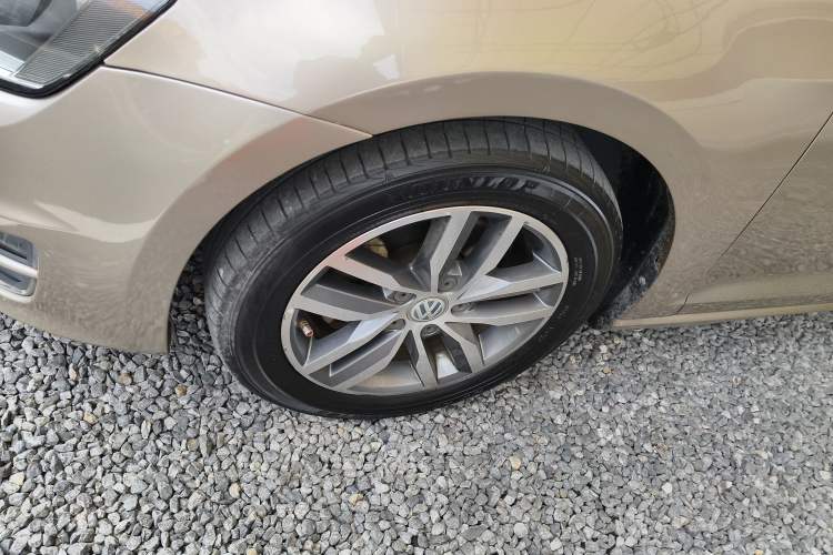 Used Volkswagen Golf 2016 230TSI Automatic Luxury Version
