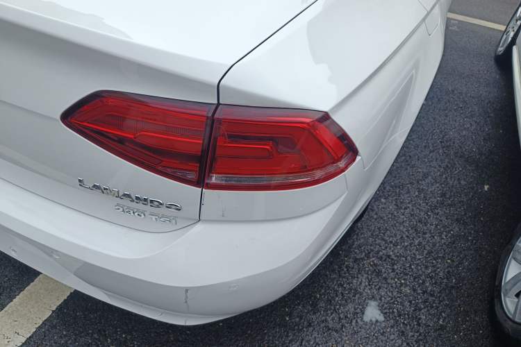 Used Volkswagen Lamando 2017 230TSI DSG Fashion Edition
