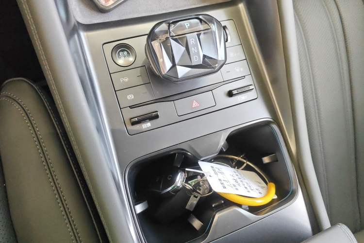 Used BYD Song L EV 2025 Intelligent Driving Version 662 km LiDAR Excellence Edition
