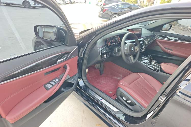 Used BMW 5 Series 2022 Second Facelift 525Li M Sport Package