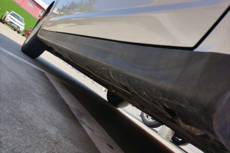 Used Venucia R50 2013 1.6L Manual Fashion Edition
