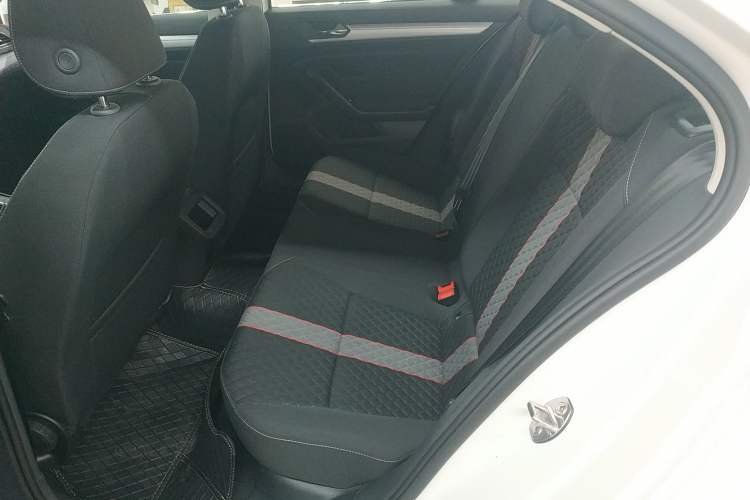 Used Volkswagen Lamando 2019 230TSI DSG Fashion Edition China VI
