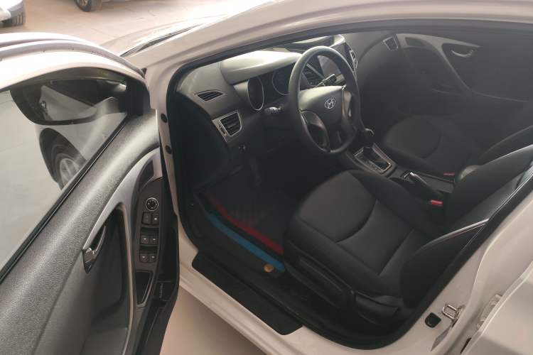 Used Hyundai Elantra 2016 1.6L Automatic Smart Version