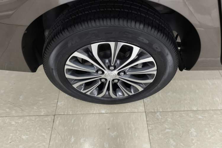 Used Buick GL8 2022 Land Cruiser Executive Class 652T Comfort Model
