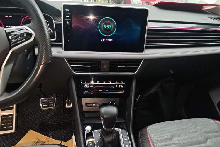 Used Volkswagen Tiguan L 2022 330TSI Automatic Two-Wheel Drive R-Line Flagship Edition
