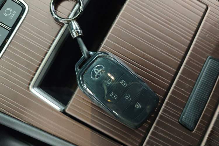 Used Toyota Granvia 2024 2.5L Hybrid Prestige PLUS Four-Wheel Drive Version
