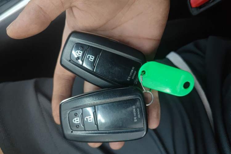 Used Toyota RAV4 2020 2.0L CVT Two-Wheel Drive Prestige Edition
