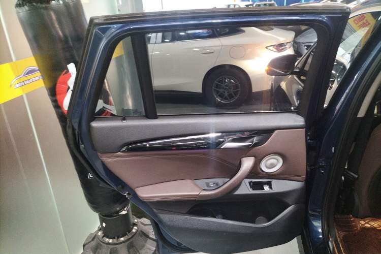 Used BMW X1 2021 Restyled sDrive25Li Leading Edition
