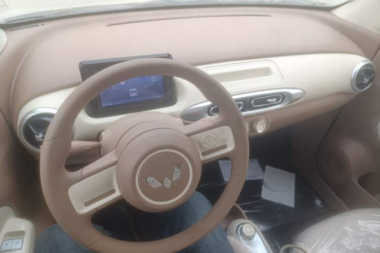 Used Wuling Hongguang MINIEV 2025 Four-Door Version Advanced Edition
