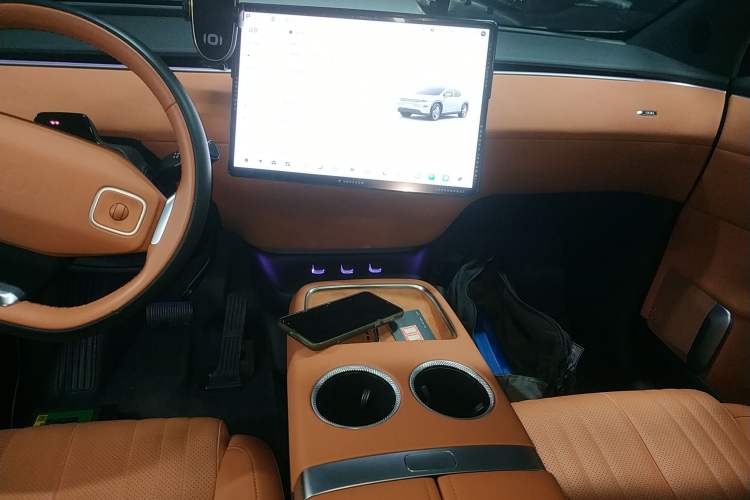 Used  E07 2025 All-Electric 4x4 with 90 kWh Max Intelligent Driving Version