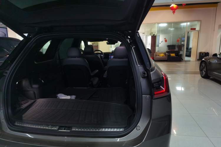 Used Nio ES8 2020 580 km Range Signature Edition Six-Seater Version
