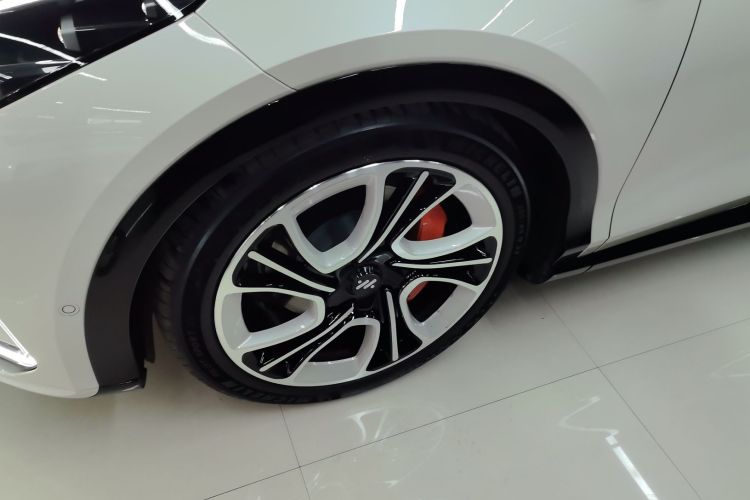 Used  LS7 2023 100kWh Lux Rear-Drive Version