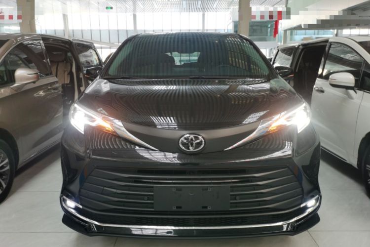 Used Toyota Sienna 2024 2.5L Hybrid Comfort Edition