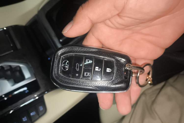 Used Toyota Alphard 2021 Dual-Motor 2.5L Premium Edition
