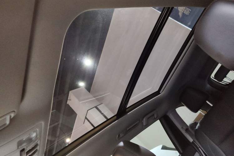 Used Toyota Highlander 2018 2.0T Four-Wheel Drive Luxury Version 7 Seats China VI Standard
