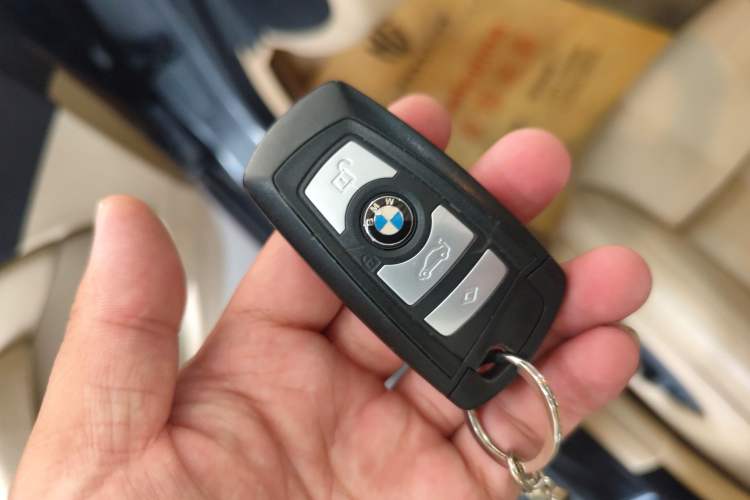 Used BMW 5 Series 2015 535Li Leading Model
