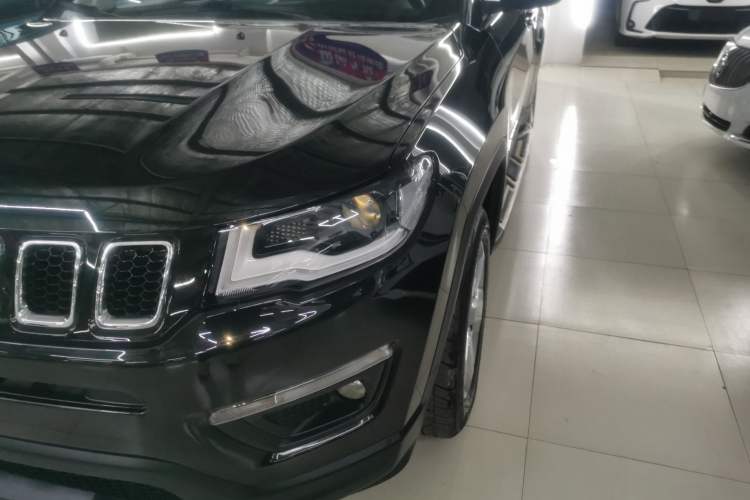 Used  Compass 2019 220T Automatic Family Edition
