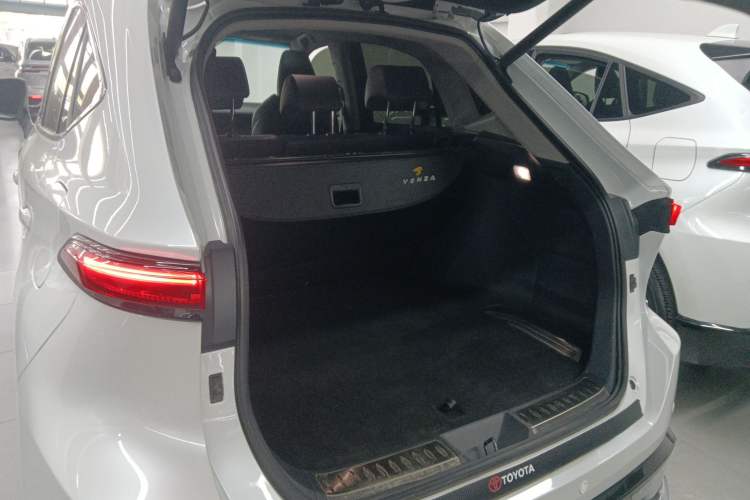 Used Toyota Venza 2023 2.0L CVT Two-Wheel Drive Luxury Edition