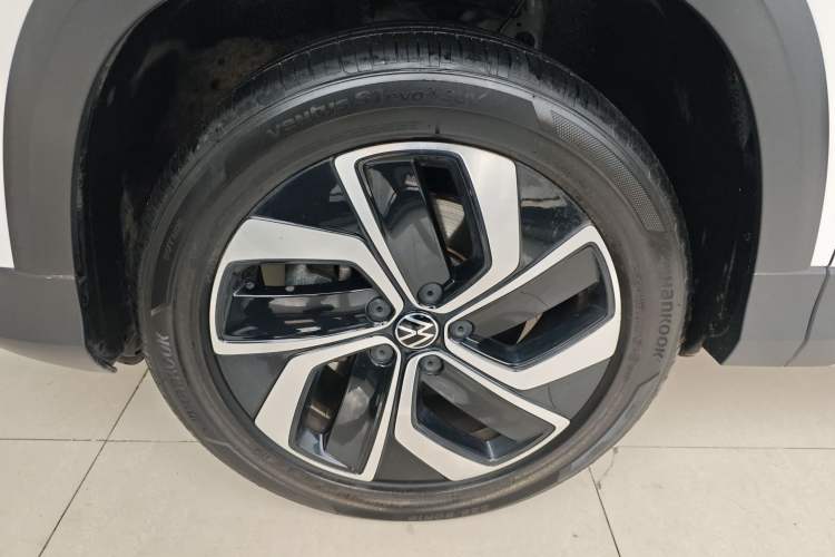 Used Volkswagen Tharu 2024 300TSI Two-Wheel-Drive Full Moon Edition
