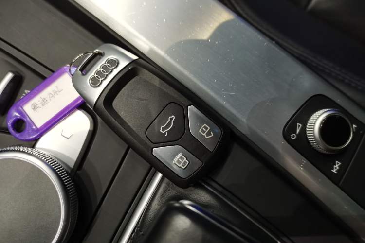 Used Audi A4L 2018 30th Anniversary Edition 40 TFSI Fashion Model
