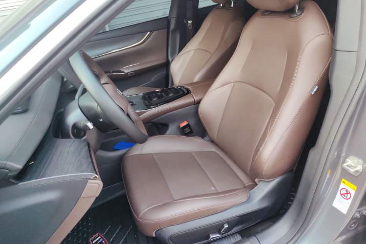 Used  A07 2025 All-Electric "Real Bargain" 525 Luxury Model
