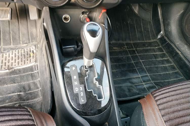 Used Kia K2 2012 Sedan 1.6L Automatic Transmission Premium Commemorative Edition