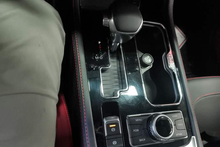 Used  BJ40 2019 PLUS 2.3T Automatic Four-Wheel Drive Premium Edition China VI
