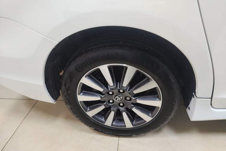 Used Toyota Sienna 2018 3.5L Four-Wheel Drive LE Trim 7 Seats U.S. Specification