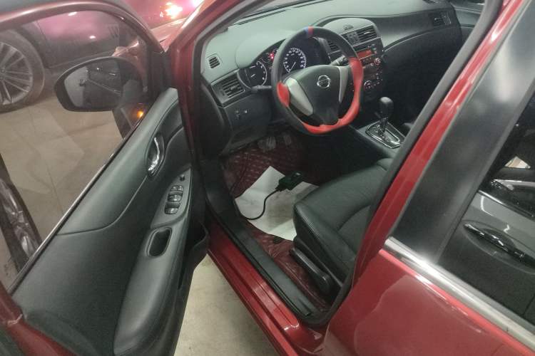 Used Nissan Tiida 2014 1.6L CVT Smart Model
